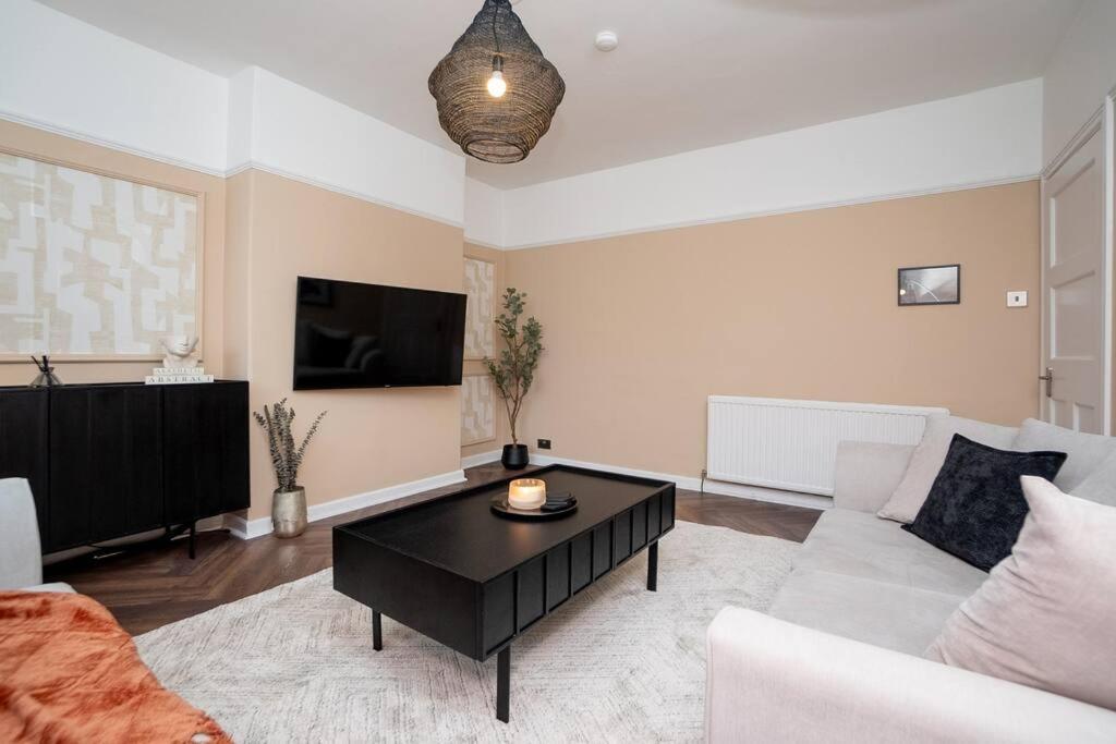 Boutique West-end Living With Bicocca