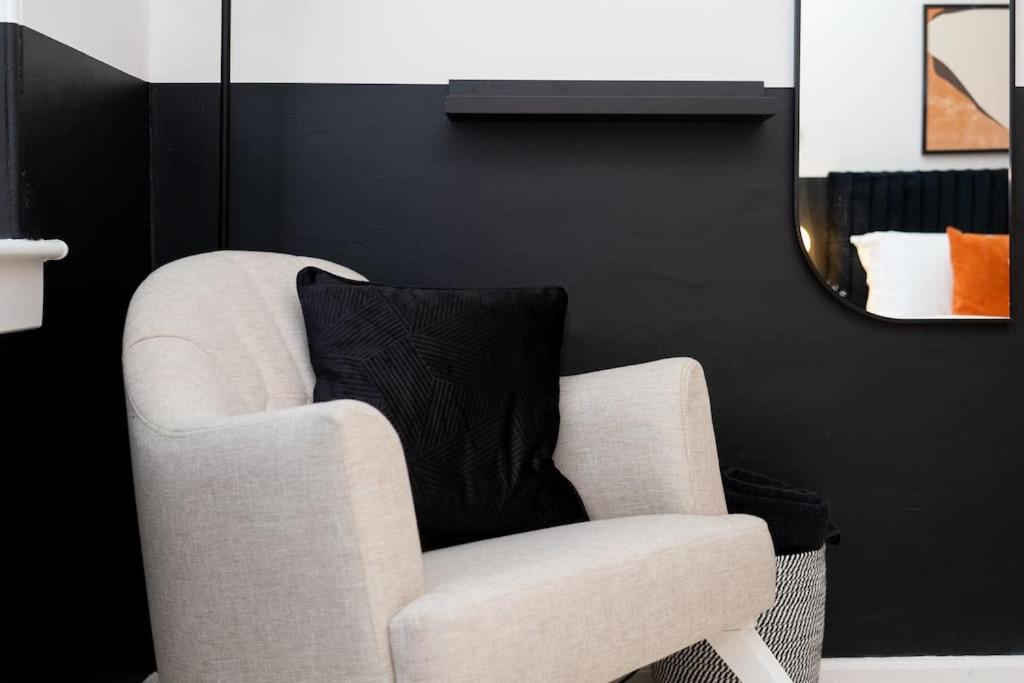 Apartment Boutique West-end Living With Bicocca