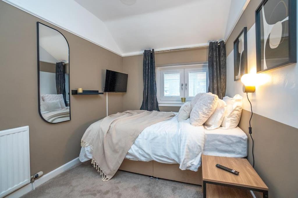Boutique West-end Living With Bicocca *